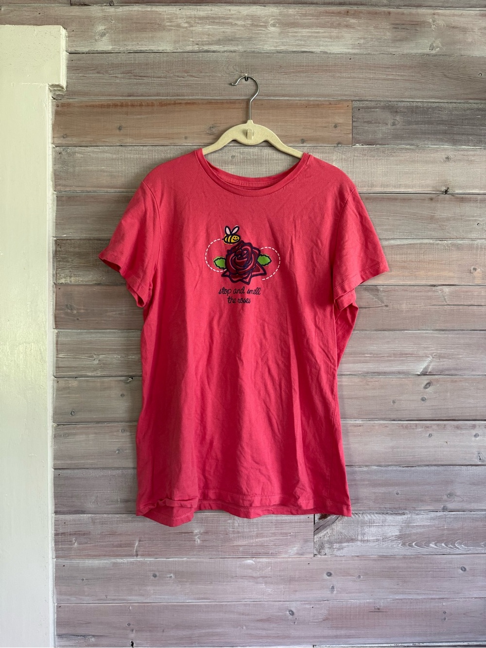 Positivitees pink bee rose graphic tee size xl